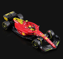 Carregar imagem no visualizador da galeria, Miniatura Colecionável F1 Carlos Sainz 2022

